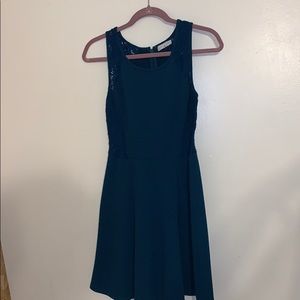 Medium sized midi dress.